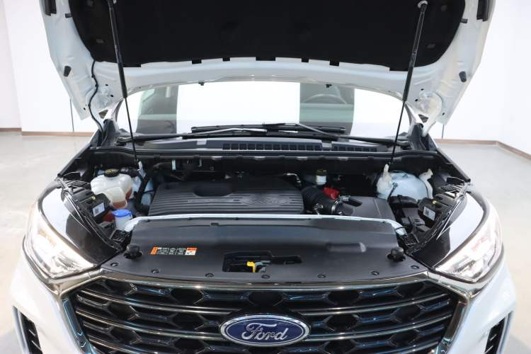 Used Ford Edge 2021 PLUS EcoBoost 245 Two-Wheel-Drive Titanium 7-Seater