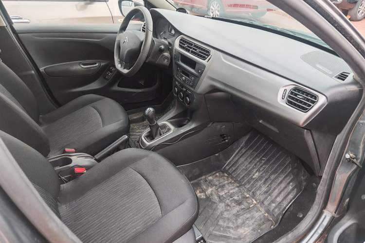 Used Citroen Elysee 2015 Zhishang Edition 1.6L Manual Fashion Model