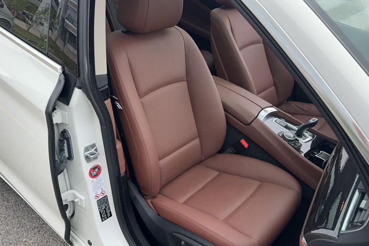 Used BMW 5 Series GT 2014 535i Leading Model
