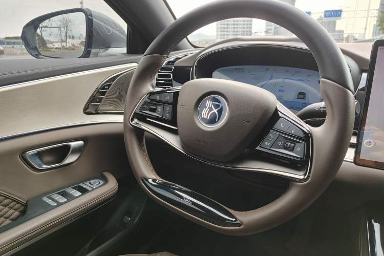 Used BYD Han 2023 DM-i Champion Edition 200KM Premium Model
