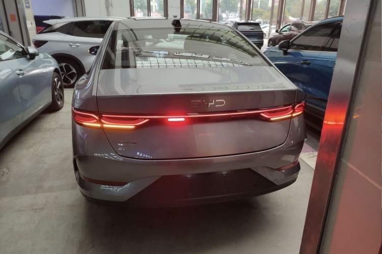 Used BYD Qin PLUS 2025 EV Smart Drive Edition 510KM Leading Model Exterior 4