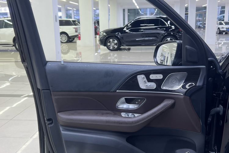 Used Mercedes-Benz GLS 2023 Refresh GLS 450 4MATIC Fashion Edition
