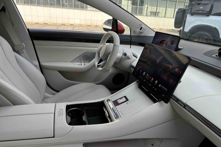 Used Hima Luxeed S7 2025 785 km Ultra