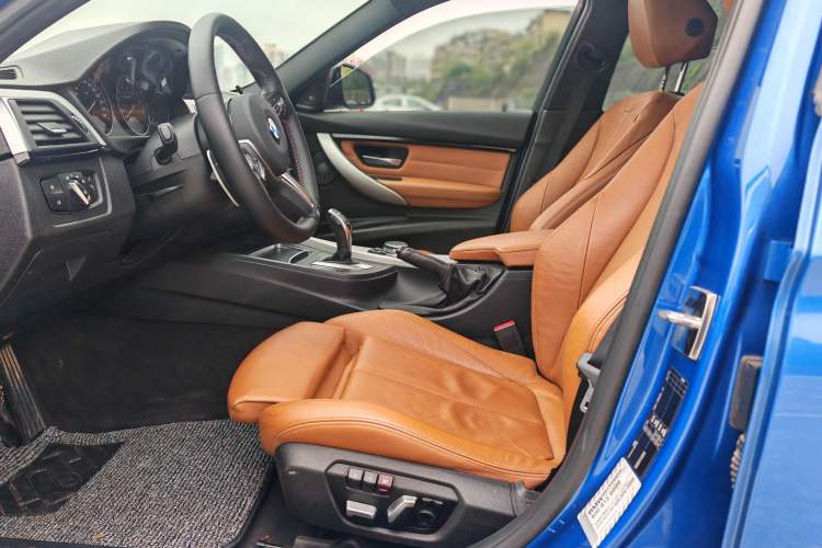 Used BMW 3 Series 2016 328i M Sport Interior 3