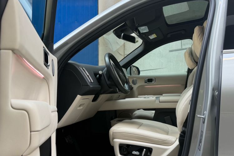 Used Li Auto L8 2023 Pro Model
