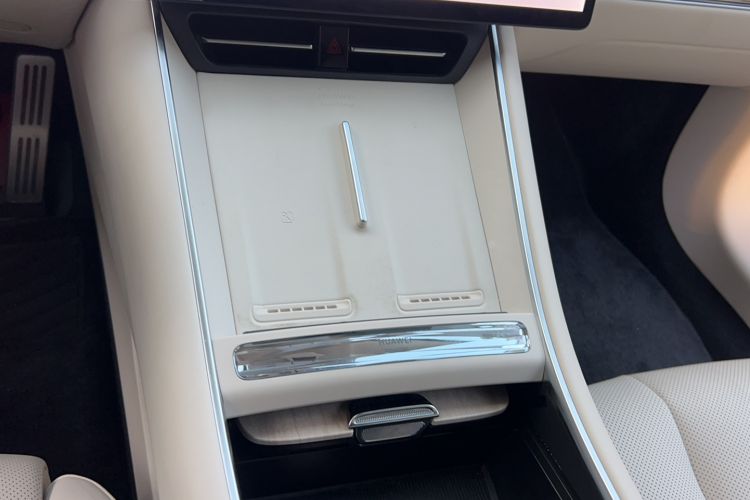 Used Hima Luxeed S7 2025 785 km Ultra