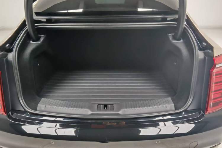 Used Hongqi H9 2020 2.0T Smart Connect Flagship Edition
