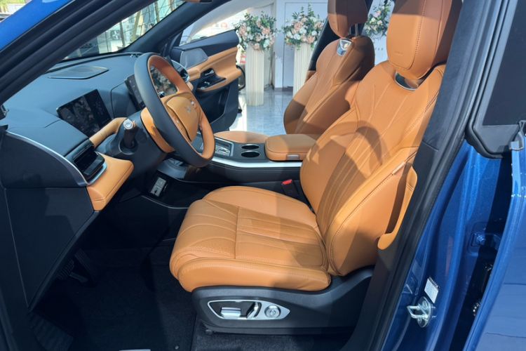 Used XPeng G9 2025 725 with Ultra-Long Range Max Interior 3