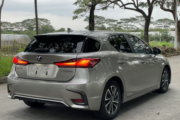 Used Lexus CT 2017 CT200h Comfort Edition Monochrome China V Standard Exterior 4