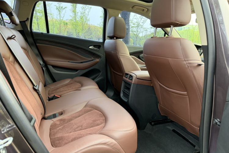 Used Buick Envision 2017 20T Two-Wheel Drive Elite Version Interior 11