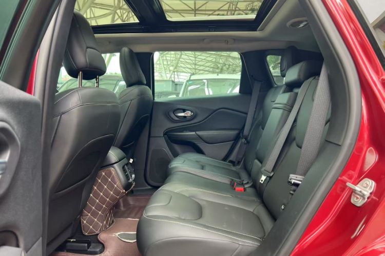 Used Jeep Cherokee 2016 2.4L Leading Edition