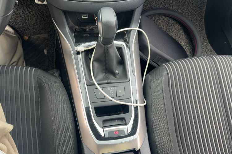 Used Peugeot 408 2015 1.2T Automatic Luxury Edition Gear Lever