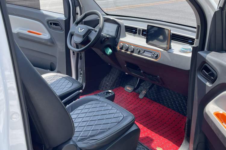 Used Wuling Hongguang MINIEV 2020 Enjoyment Model Lithium Iron Phosphate