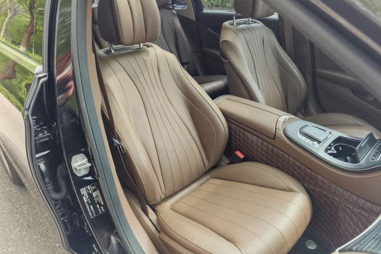 Used Mercedes-Benz E-Class 2023 E 300 L Luxury Model Interior 11