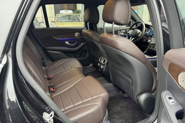 Used Mercedes-Benz GLC 2022 Second Facelift GLC 260 L 4MATIC Luxury Edition Interior 5