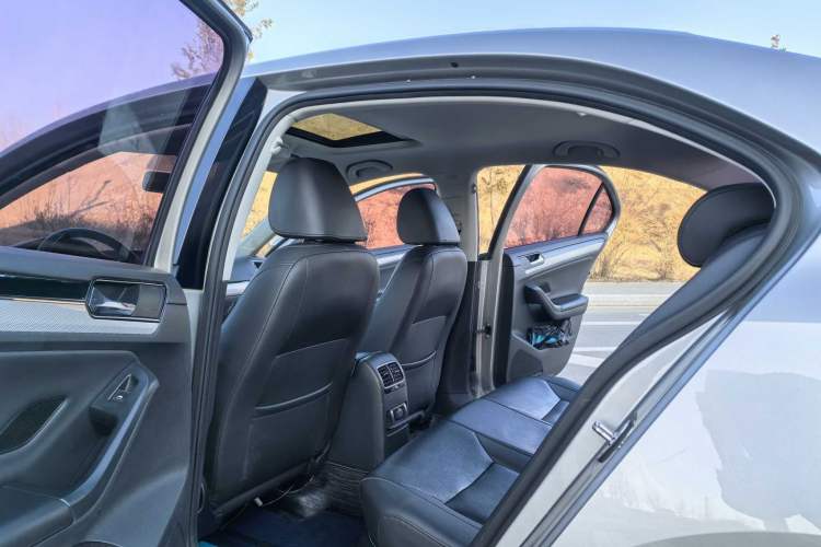 Used Volkswagen Sagitar 2015 230TSI Automatic Comfort Version