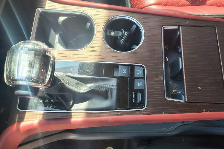 Used Toyota SIENNA 2024 2.5L Hybrid Comfort Edition Interior 10