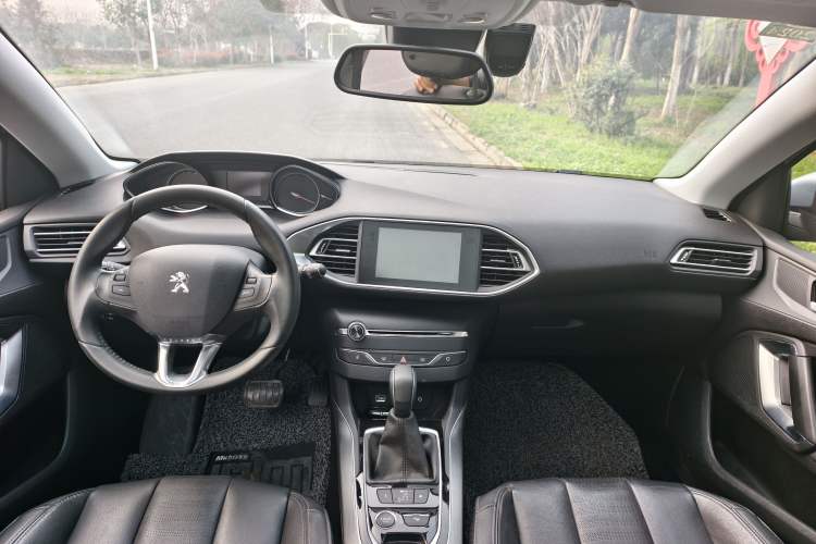 Used Peugeot 308S 2015 1.6T Automatic Ruichi Edition Interior 6