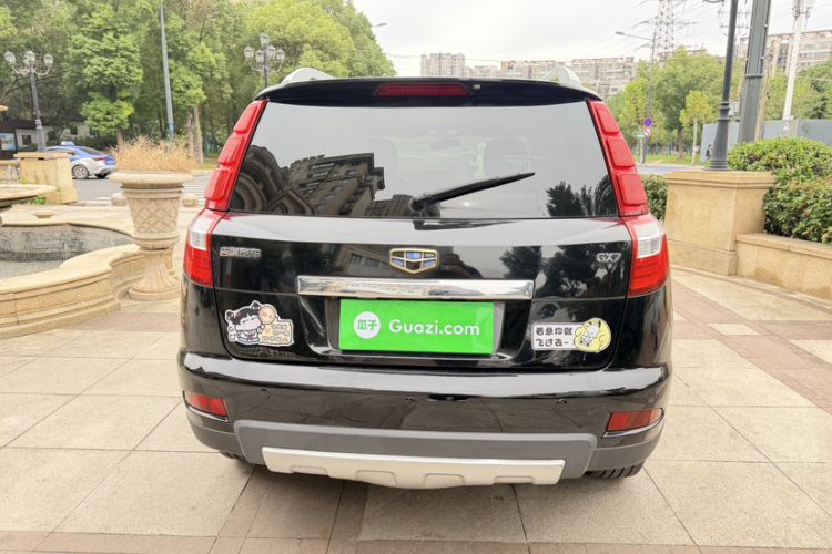 Used Geely Auto GX7 2015 Sports Edition 2.0L Automatic Luxury Upgrade Version China V Standard