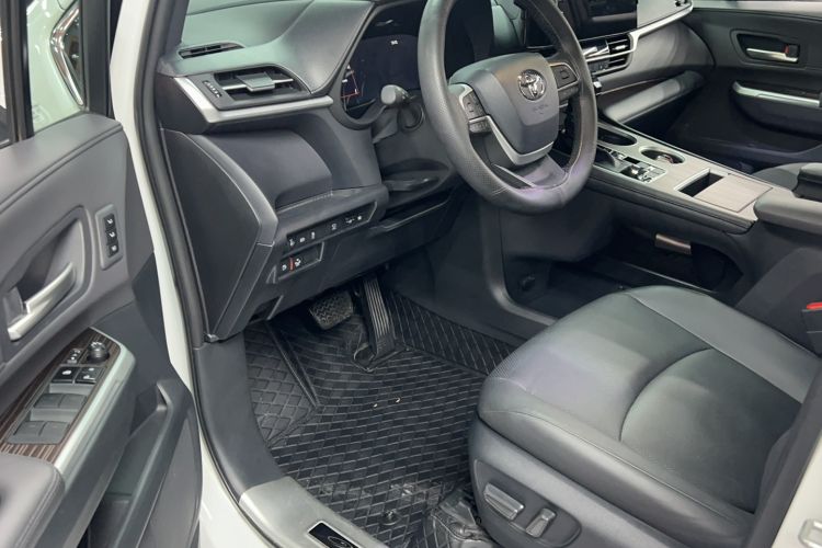 Used Toyota Granvia 2024 2.5L Hybrid Prestige PLUS Four-Wheel Drive Version
