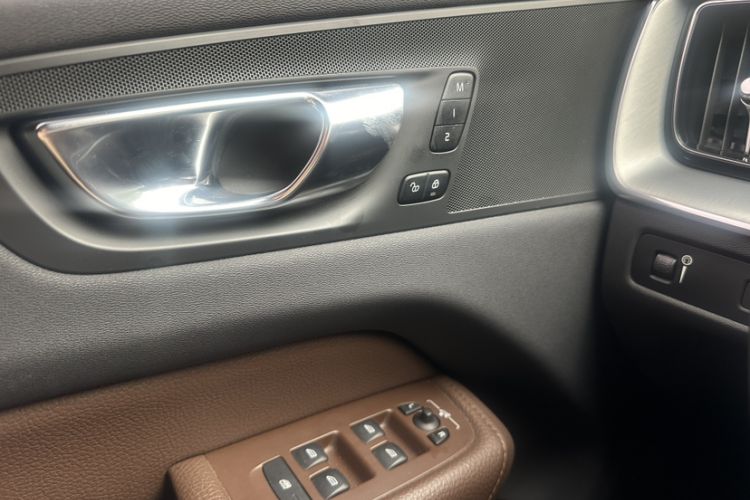 Used Volvo XC60 2021 T5 4x4 Smart Luxury Edition
