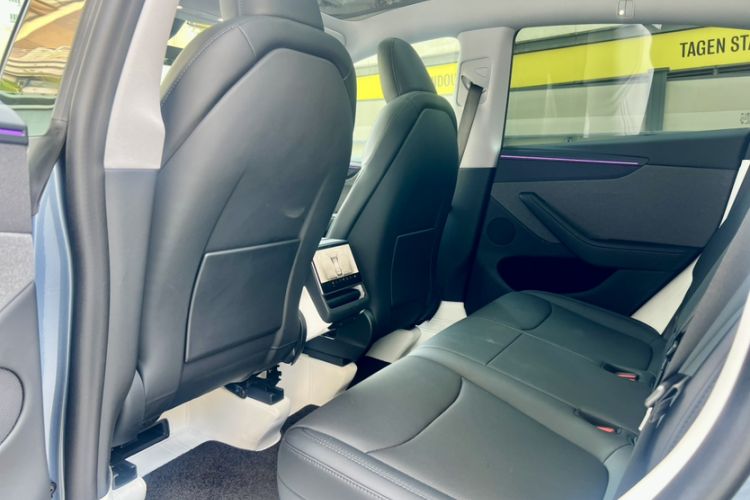 Used Tesla Model Y 2025 Rear-Wheel-Drive Version