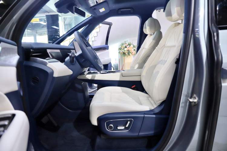 Used Zeekr 009 2024 Six-Seat Executive Version 4WD 140 kWh