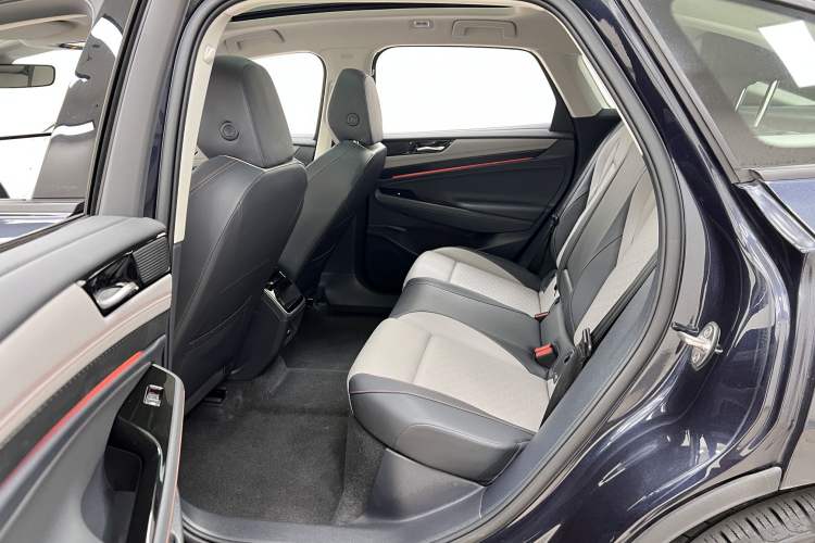 Used Volkswagen ID.7 VIZZION 2024 AIR model
