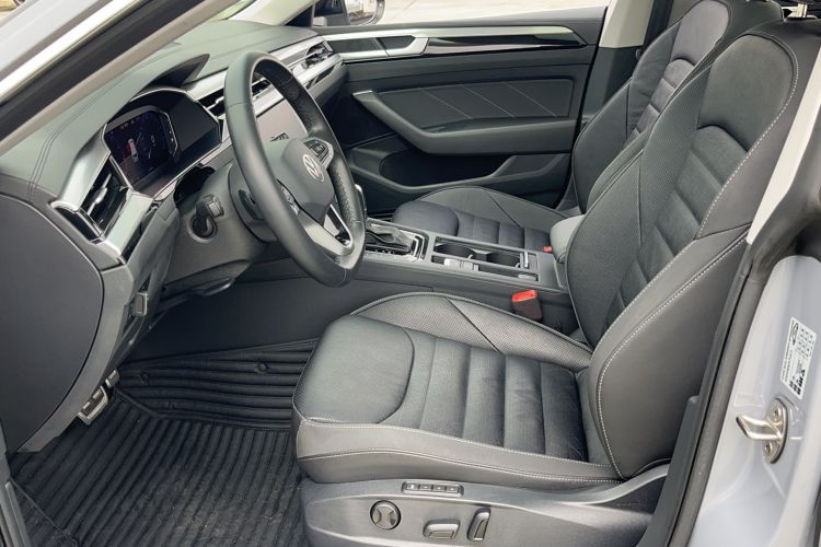 Used Volkswagen FAW-Volkswagen CC 2023 Hunting Vehicle 380TSI Hunter's Heart Edition