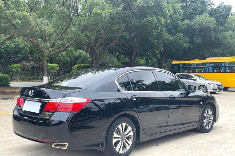 Used Honda Accord 2014 2.0L LX Comfort Edition Exterior 7