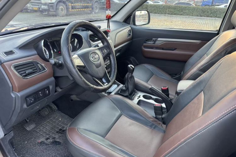 Used JAC V7 2018 2.0T Two-Wheel-Drive Comfort Version with Long Wheelbase D19TCIE13