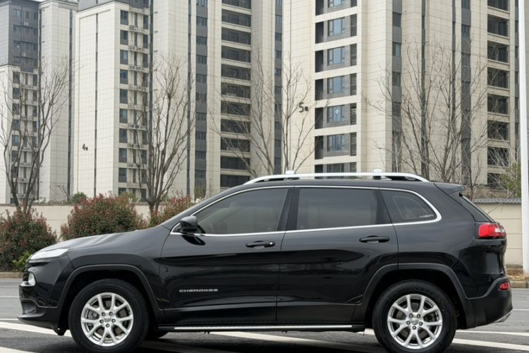 Used Jeep Cherokee 2016 2.4L Professional Edition