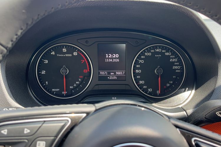 Used Audi Q2L 2018 35 TFSI Fashion Elegant Version China V Odometer Close Up