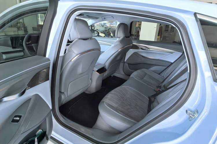 Used VOYAH PASSION 2023 Four-Wheel Drive Long-Range Version Interior 3