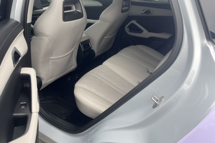 Used BYD Yuan UP 2025 Intelligent Driving Version 401 km Leading Edition