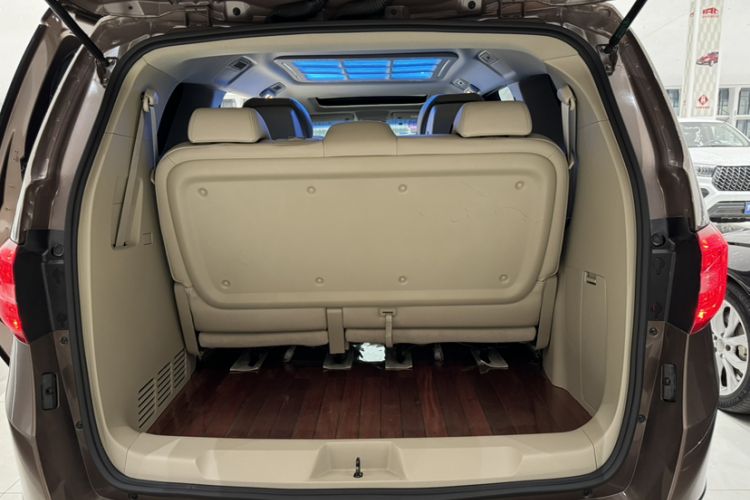 Used Buick GL8 2018 28T Luxury Model China VI Standard Interior 4