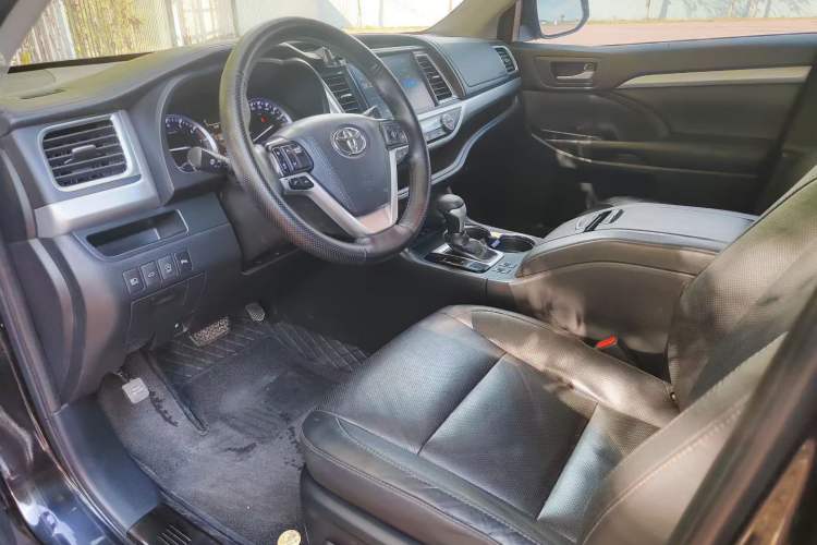 Used Toyota Highlander 2018 2.0T Four-Wheel Drive Prestige Version 7 Seats China VI Standard