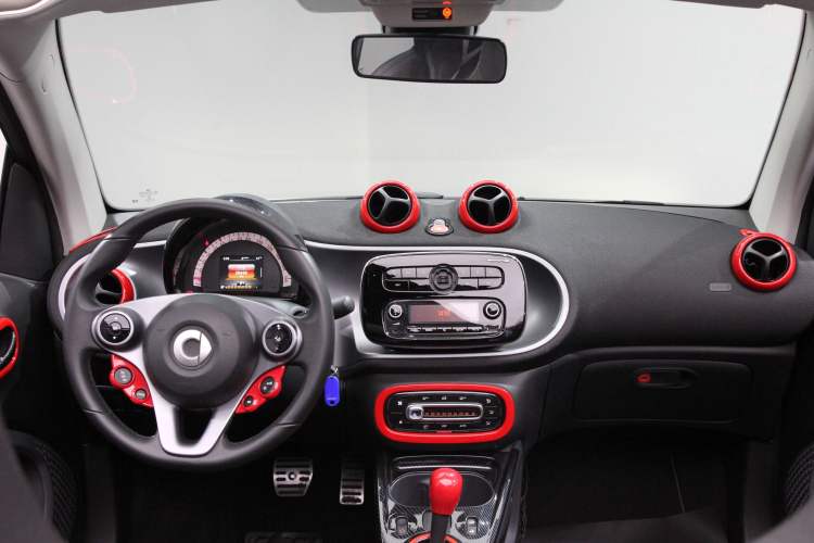 Used smart fortwo 2018 1.0L 52kW Convertible Passion Edition China V Standard
