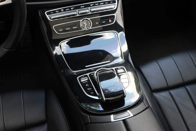 Used Mercedes-Benz E-Class 2017 E 200 Coupe Interior 11