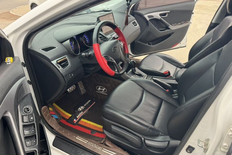 Used Hyundai Elantra (5th Generation / Langdong) 2016 1.6L Automatic Smart Version Interior 1