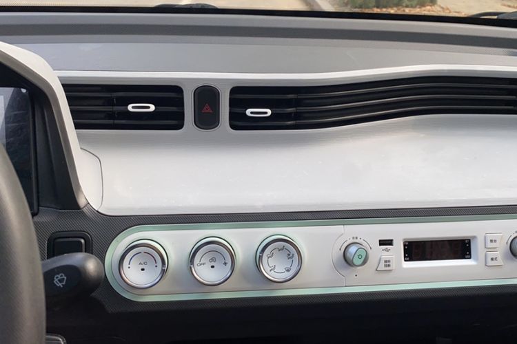 Used Wuling Hongguang MINIEV 2021 Macaron Premium Model – Lithium Iron Phosphate