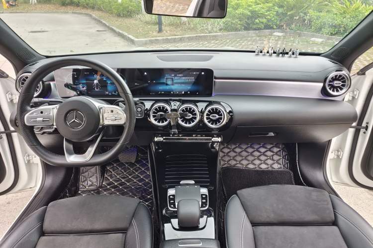 Used Mercedes-Benz A-Class 2020 A 220 L 4MATIC Sport Sedan Interior 4
