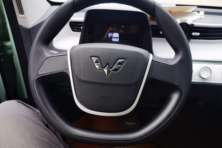 Used Wuling Hongguang MINIEV 2021 Macaron Premium Model – Lithium Iron Phosphate