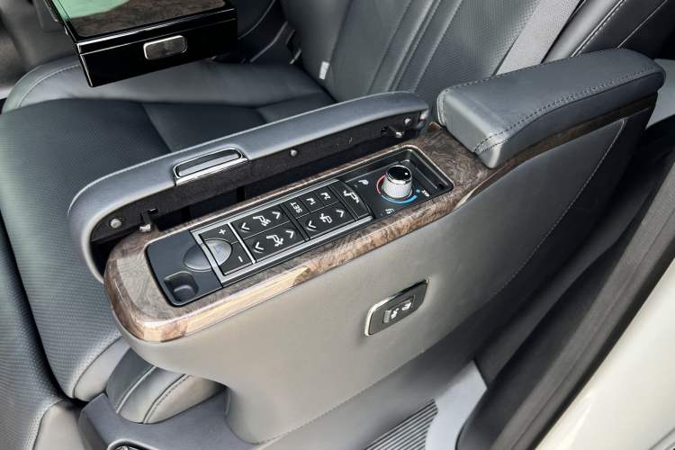 Used Toyota Alphard 2021 Dual-Engine 2.5L Prestige Edition