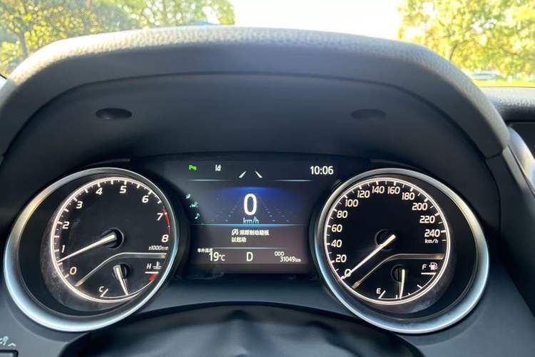 Used Toyota Camry 2023 2.0G Luxury Edition Odometer Close Up