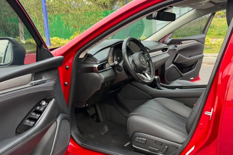 Used Mazda Atenza 2020 2.0L Blue Sky Luxury Edition Interior 2