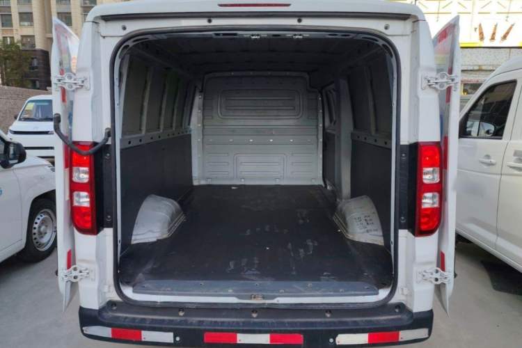 Used Wuling Yangguang 2024 300km Range Practical Window-Sealed Version 60kW