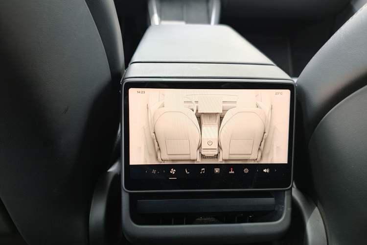 Used Tesla Model Y 2025 Rear-Wheel-Drive Version