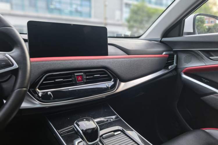 Used SOL X8 2021 300T DCT Luxury Smart Connect Edition 6 Seats
