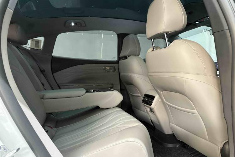 Used Geely Galaxy Galaxy 8 2025 130km EM-i Deluxe Edition